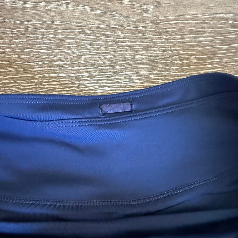 Oiselle Women's Long Roga Shorts Blue White Grounded Pinstripe Size 6 - Picture 5 of 6